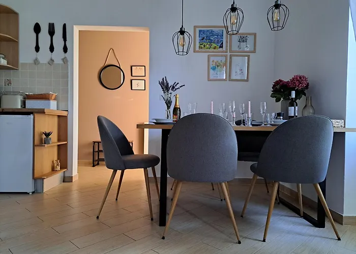 Apartment Peruc With Big Terrace And Beautiful Garden