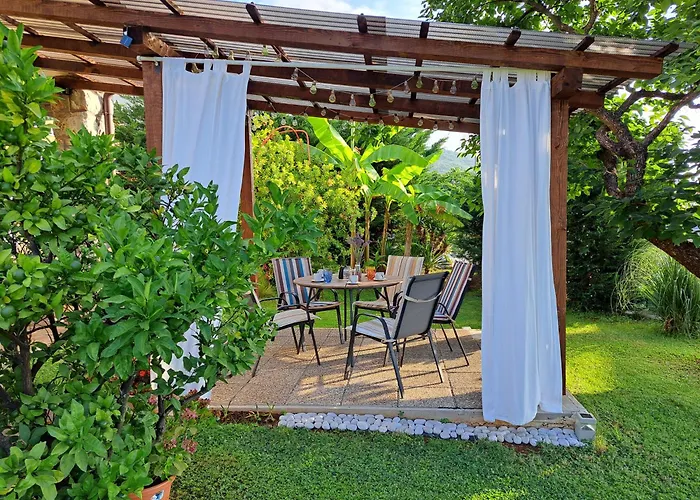 Apartment Peruc With Big Terrace And Beautiful Garden