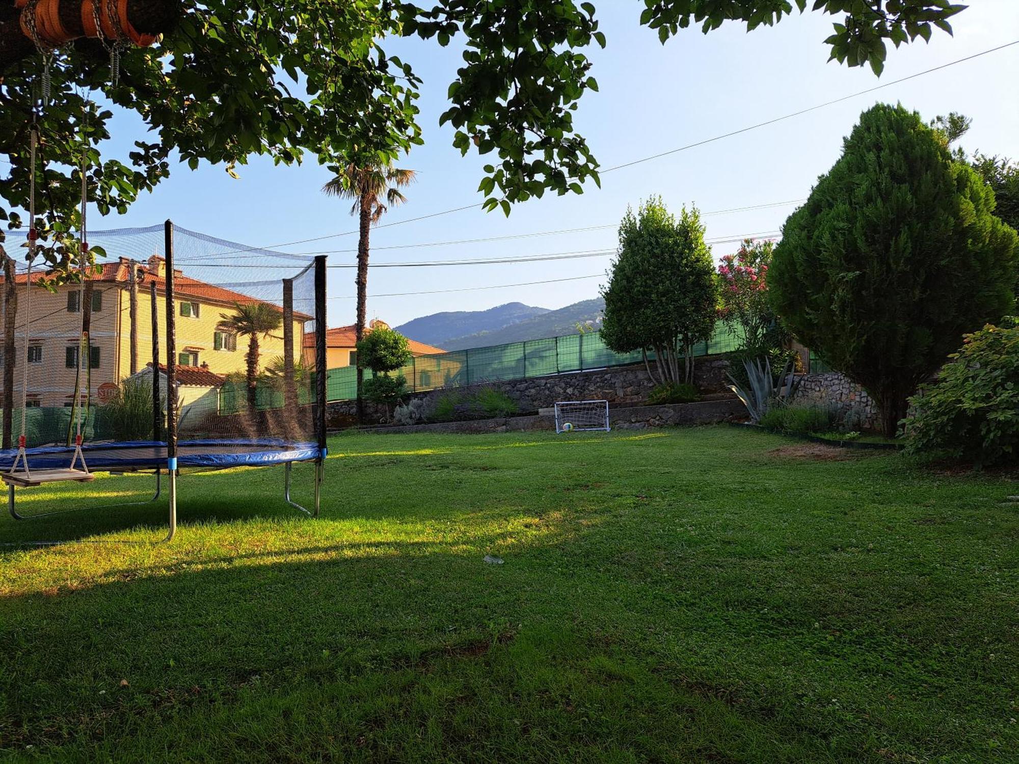 Apartment Peruc With Big Terrace And Beautiful Garden Icici