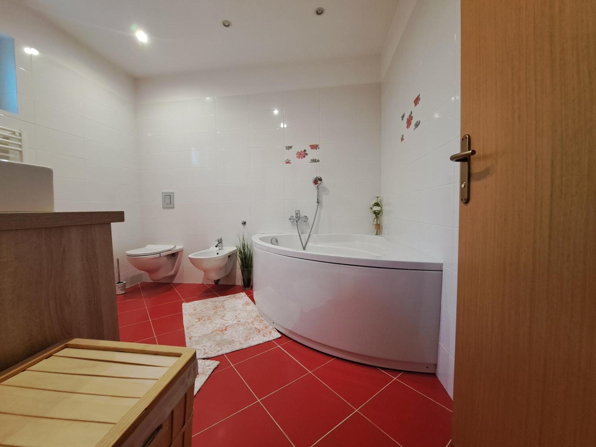 Apartament Peruc With Big Terrace And Beautiful Garden *